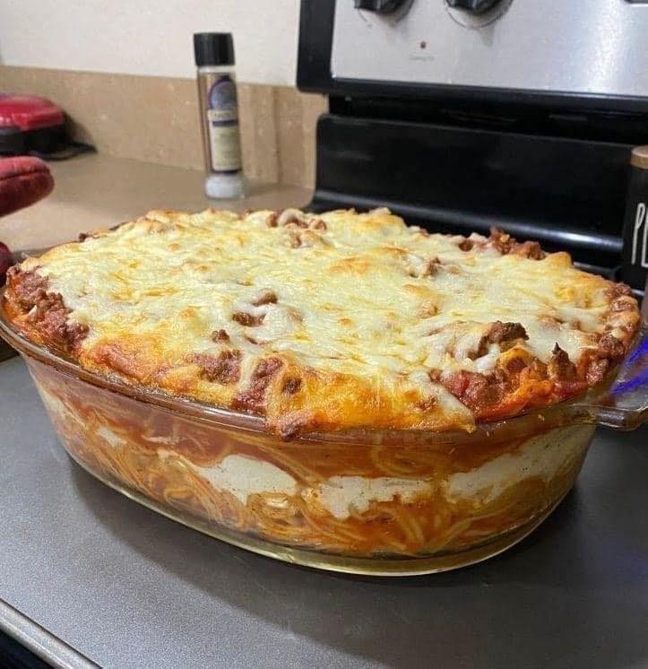 MILLION DOLLAR SPAGHETTI CASSEROLE