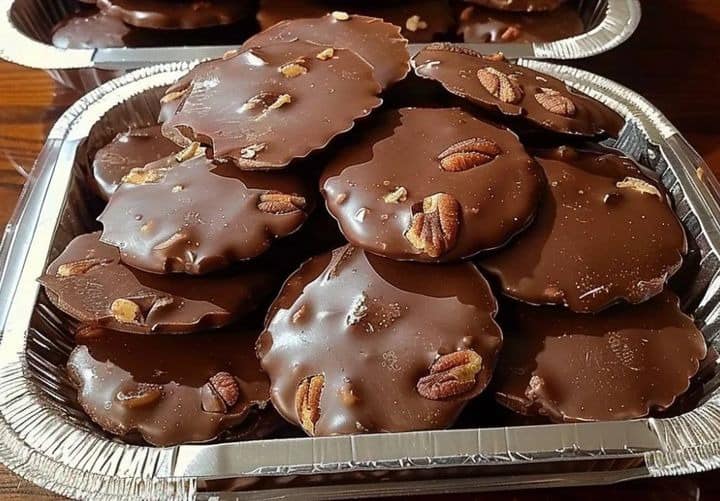 Turtle Candy With Pecans And Caramel