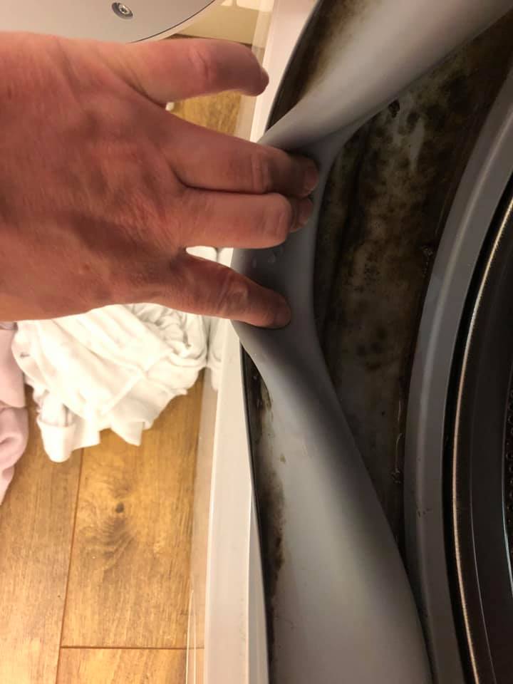 Cleaning the rubber seal of your washing machine is essential